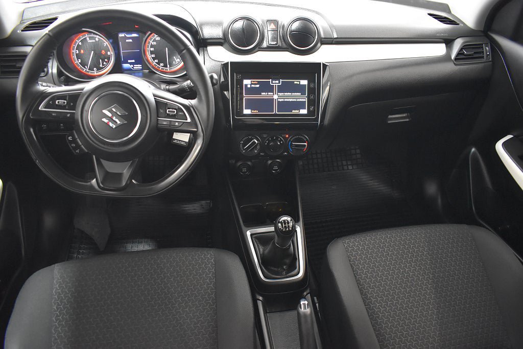 Vehicle Image 9