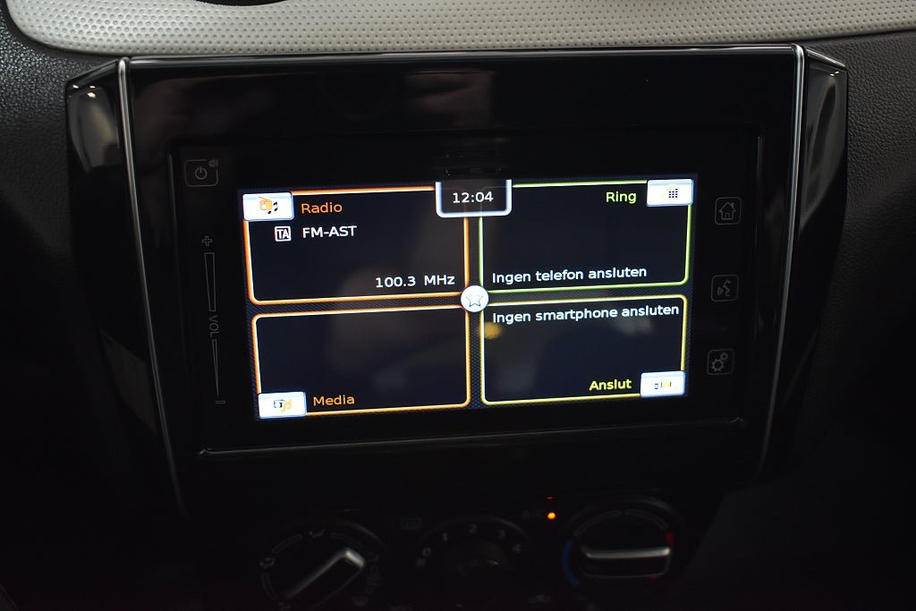 Vehicle Image 12