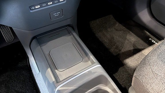 Vehicle Image 15
