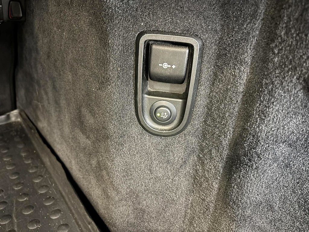 Vehicle Image 23