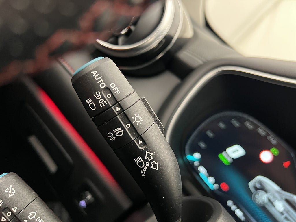 Vehicle Image 32