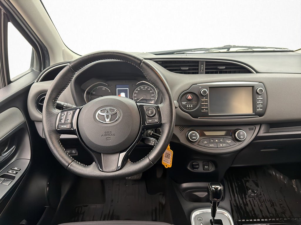 Vehicle Image 10