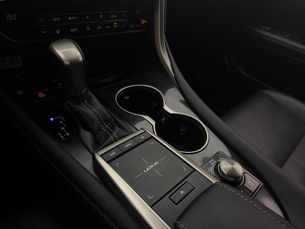 Vehicle Image 24