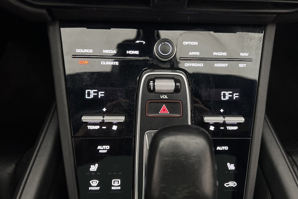 Vehicle Image 35