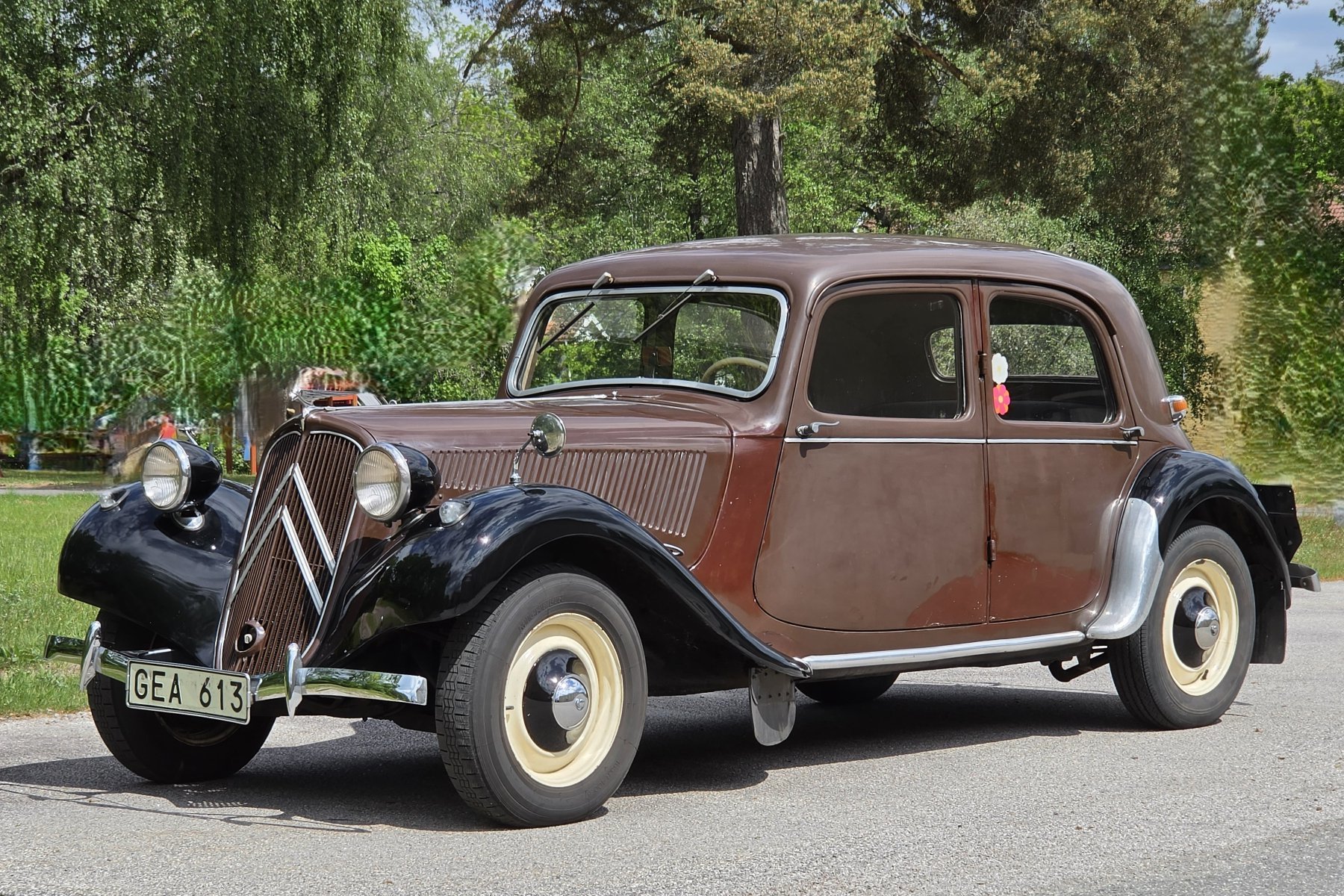 Vehicle Image 12