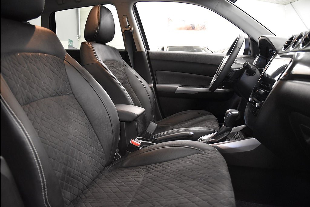 Vehicle Image 12