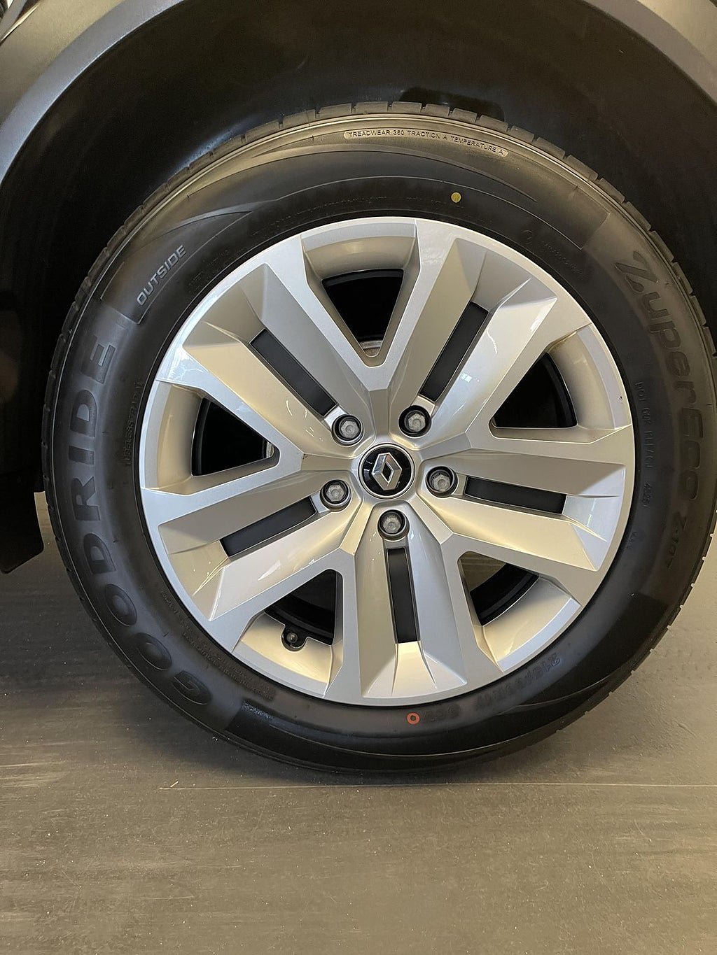 Vehicle Image 7