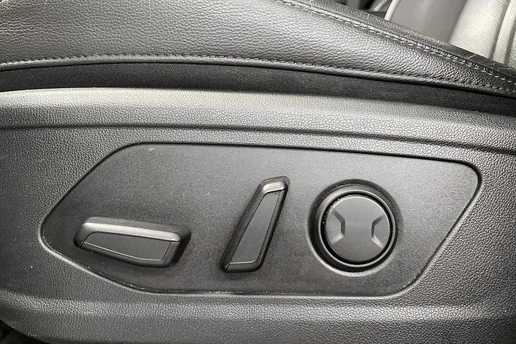 Vehicle Image 23
