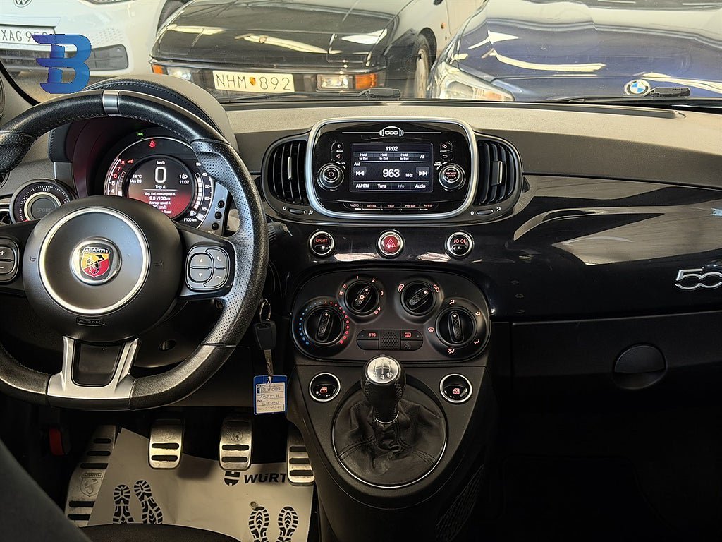 Vehicle Image 12