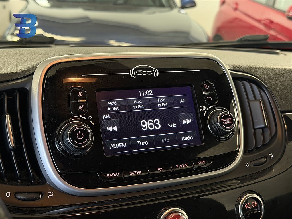 Vehicle Image 15