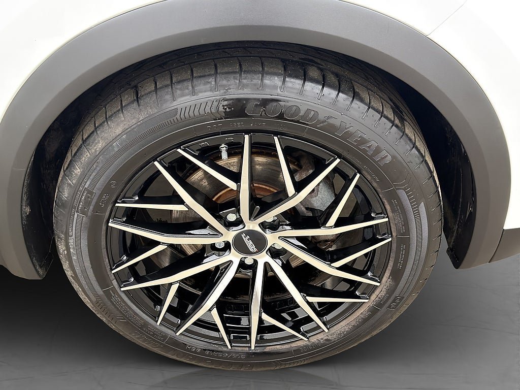 Vehicle Image 35