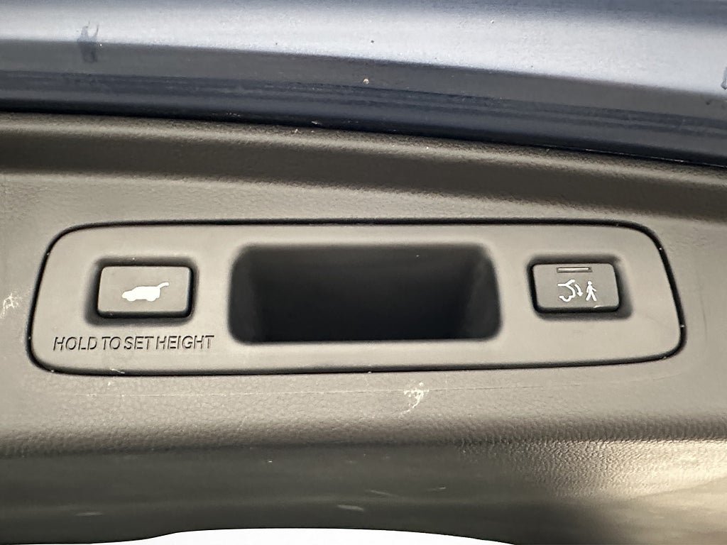 Vehicle Image 35