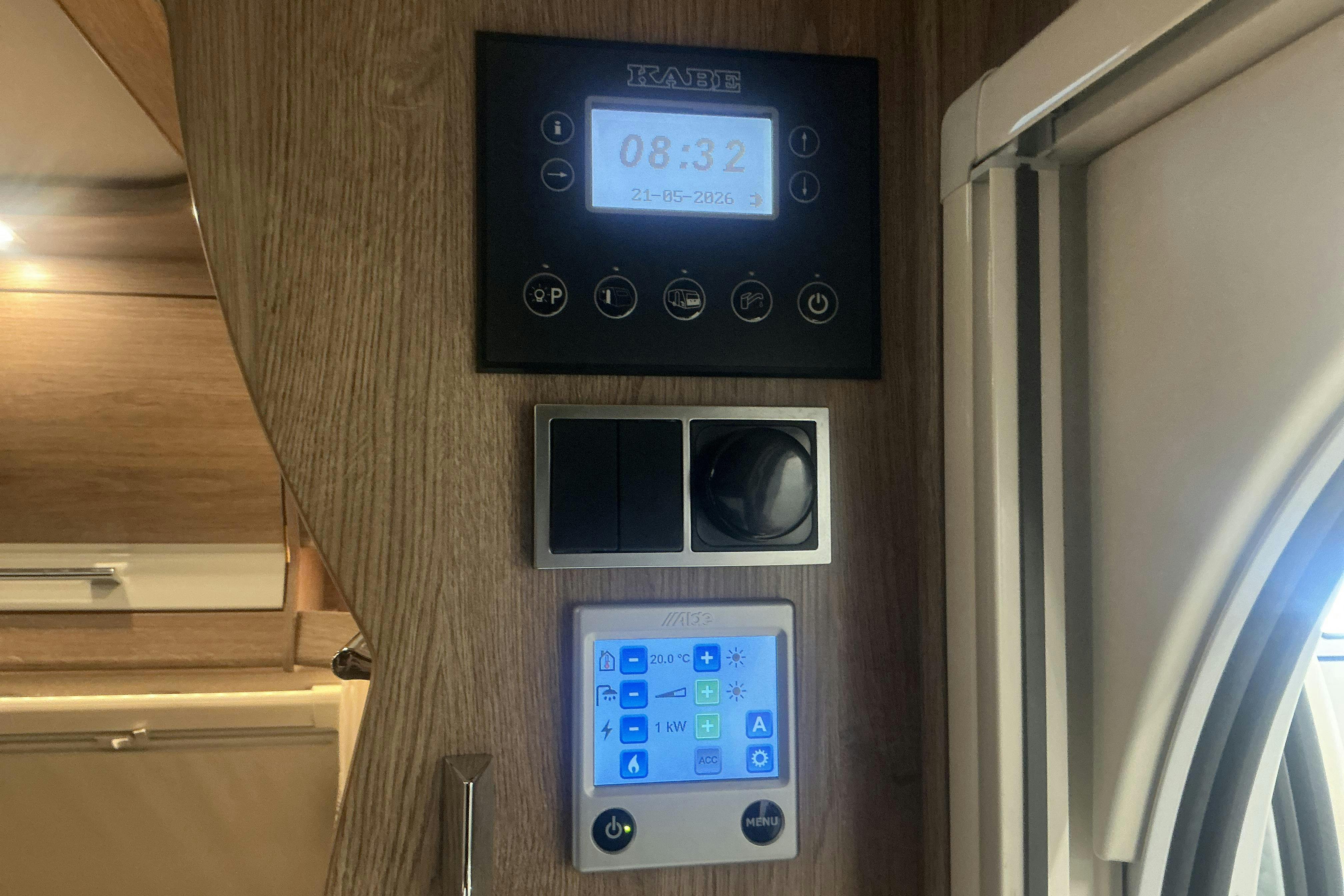 Vehicle Image 22