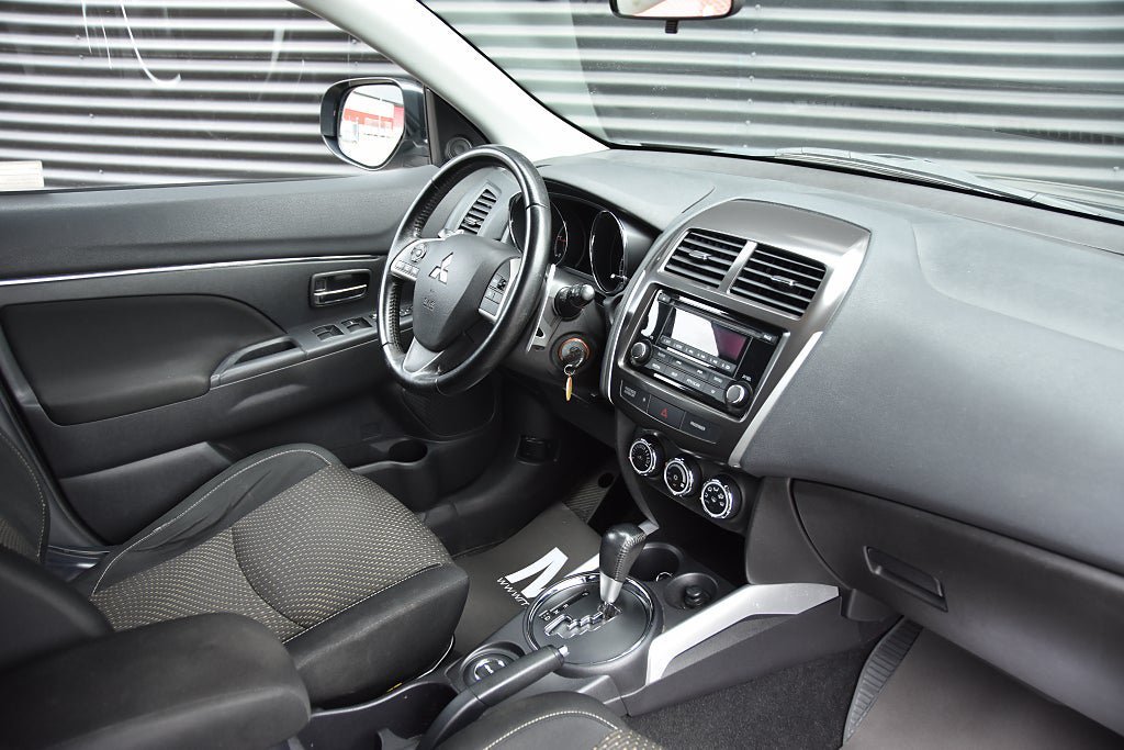 Vehicle Image 8
