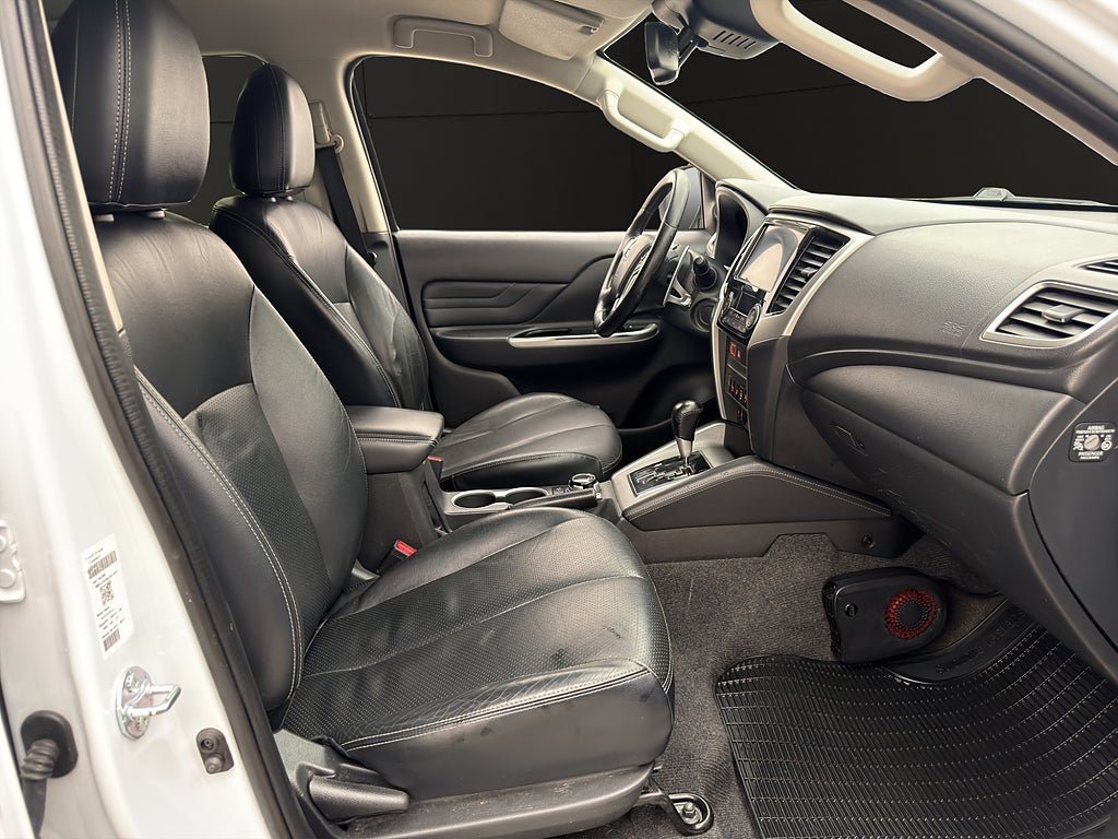 Vehicle Image 31