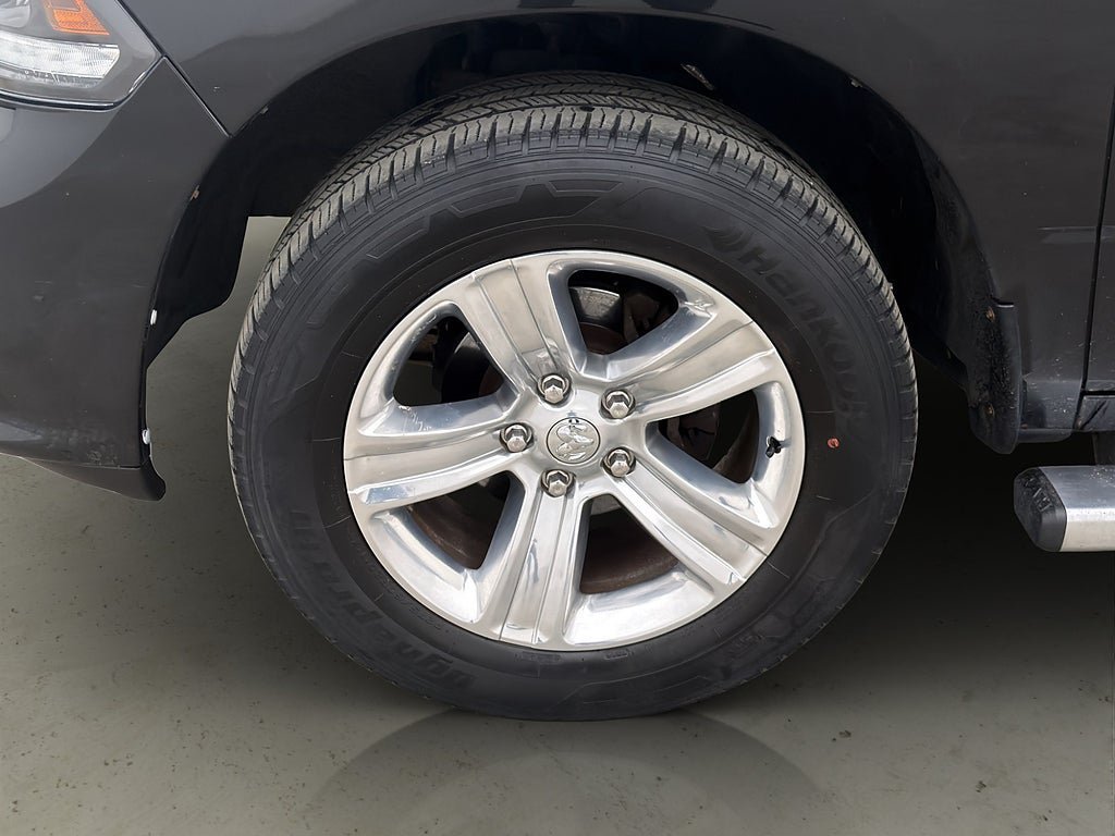 Vehicle Image 35
