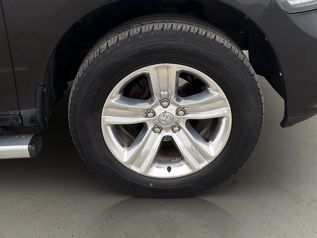 Vehicle Image 38