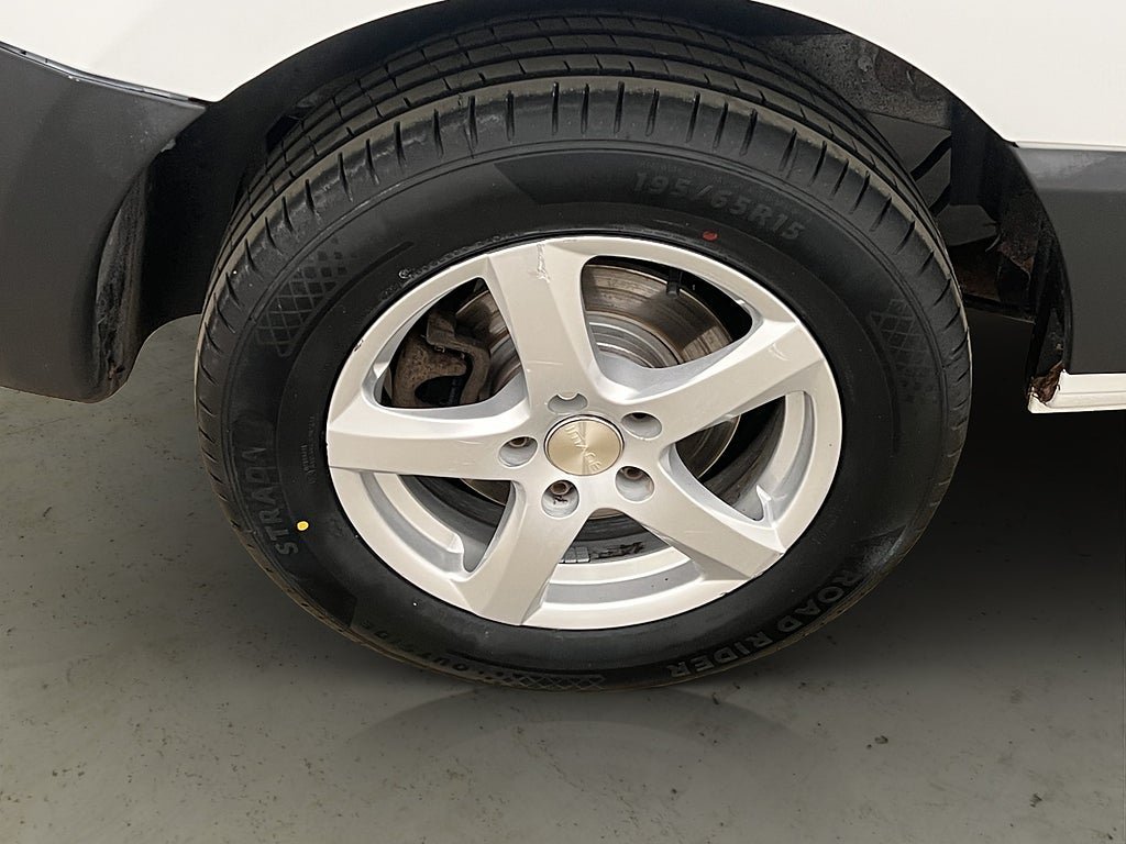 Vehicle Image 24