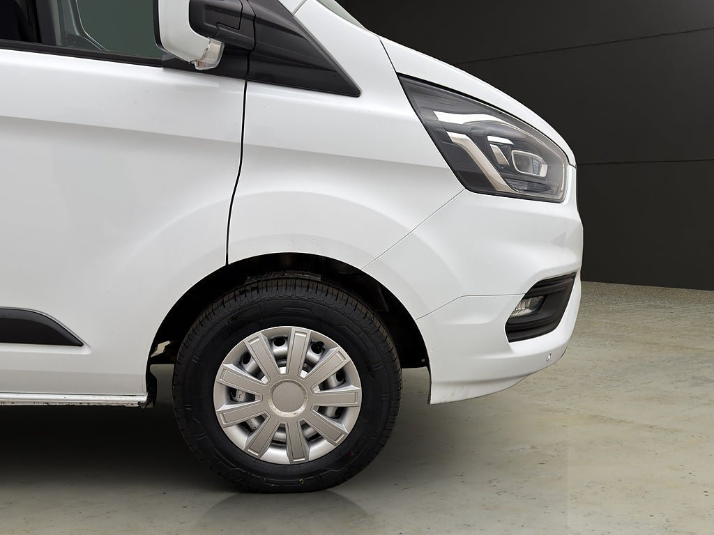 Vehicle Image 32