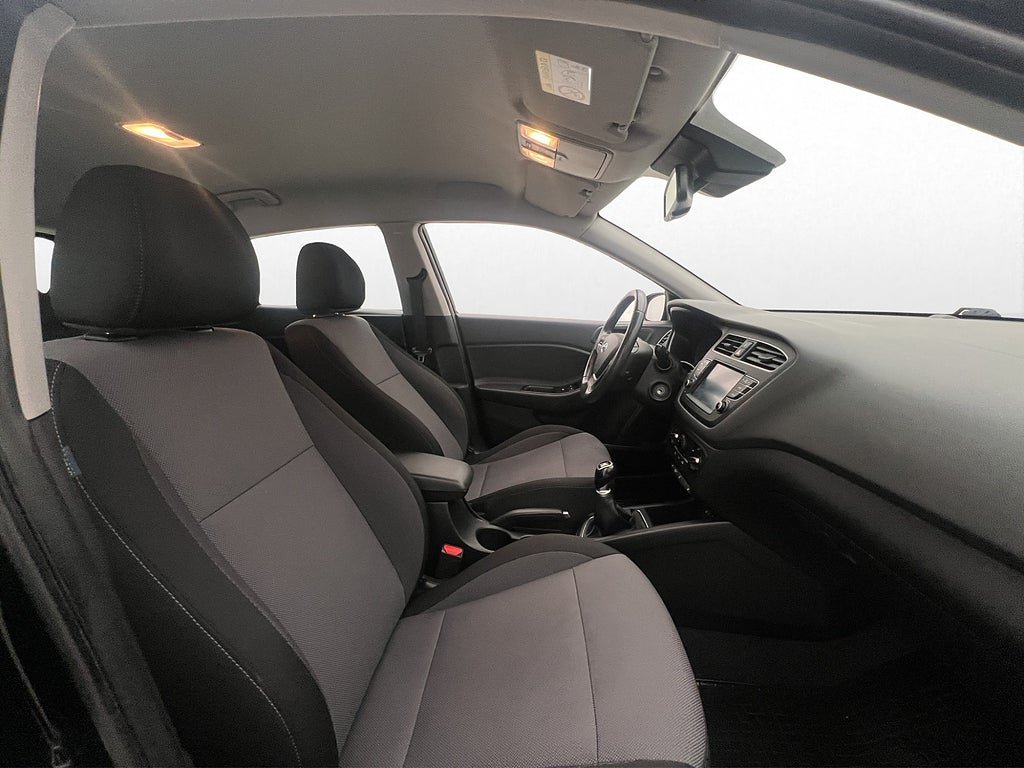 Vehicle Image 14