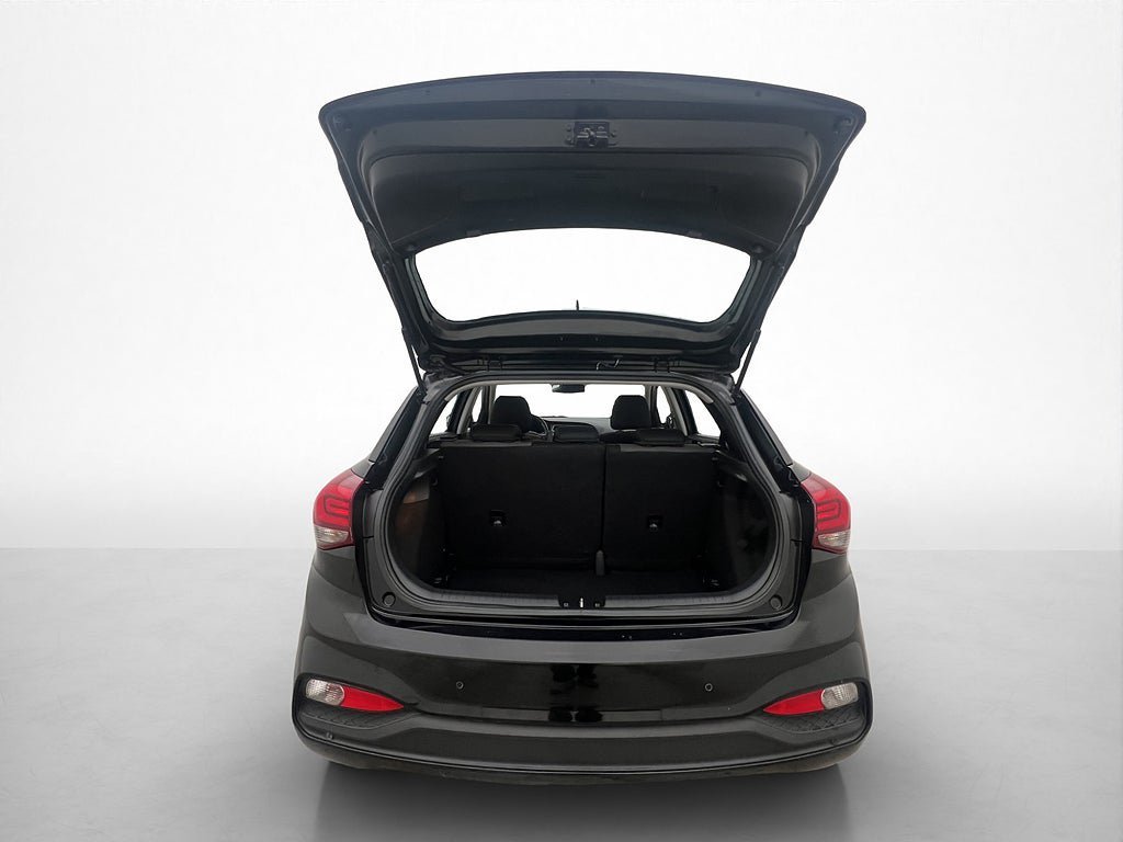 Vehicle Image 16