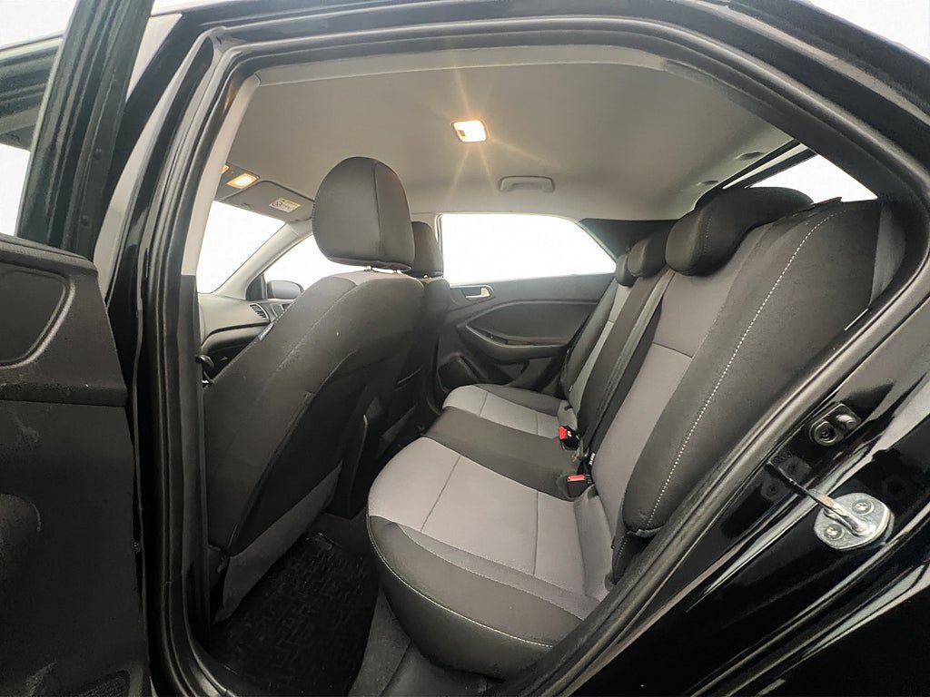 Vehicle Image 17