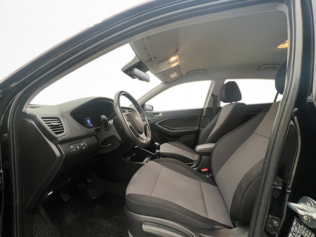 Vehicle Image 21
