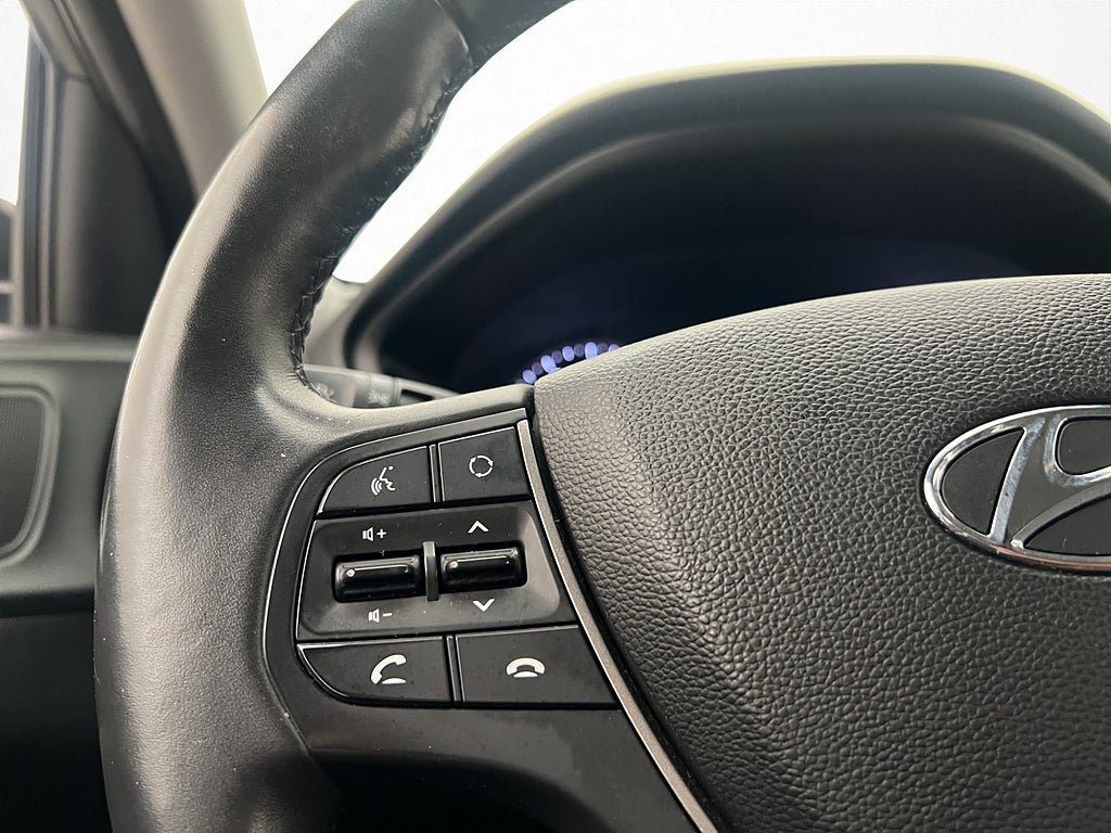 Vehicle Image 26
