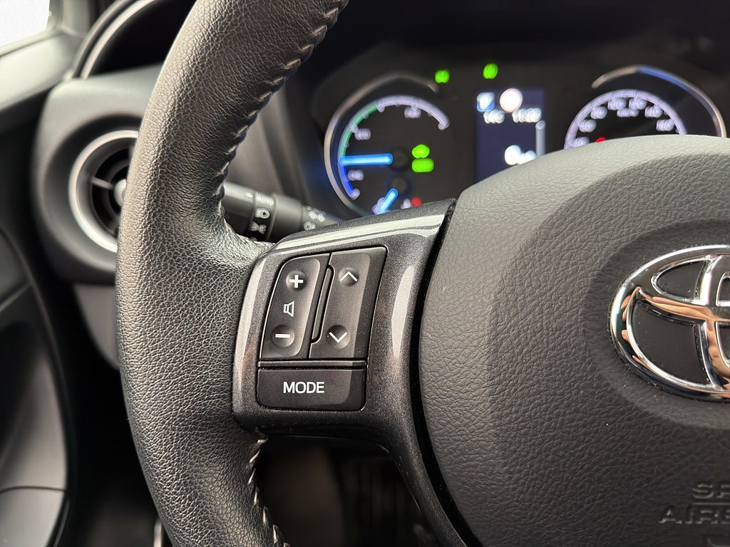 Vehicle Image 14
