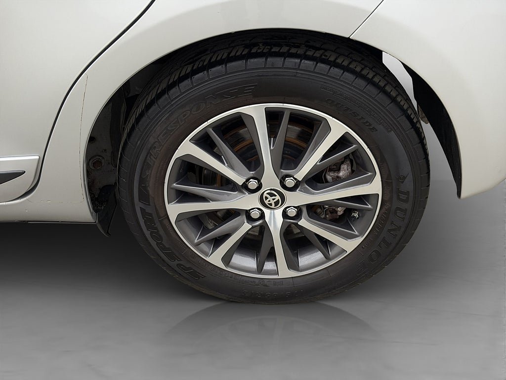 Vehicle Image 30