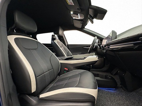 Vehicle Image 35