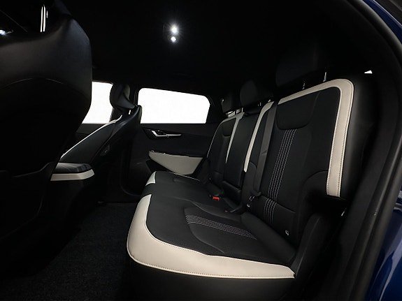 Vehicle Image 37