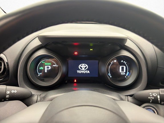 Vehicle Image 13