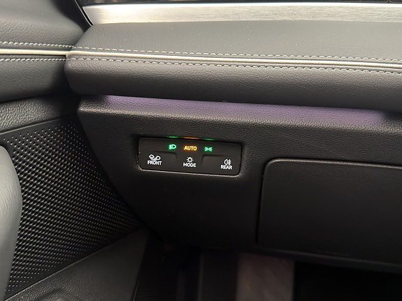 Vehicle Image 38