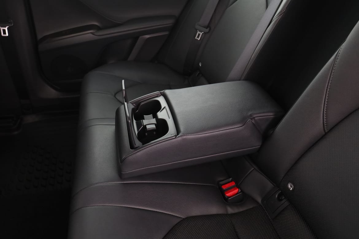 Vehicle Image 25