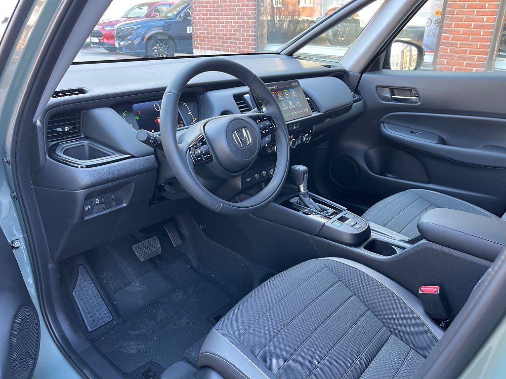 Vehicle Image 9