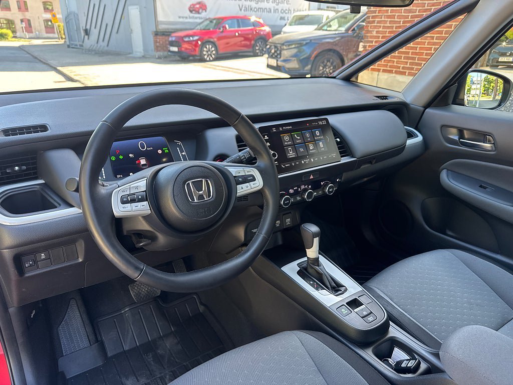 Vehicle Image 8
