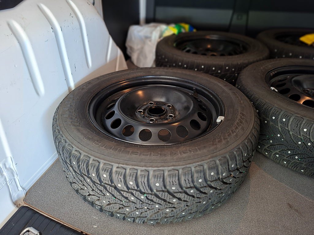 Vehicle Image 12