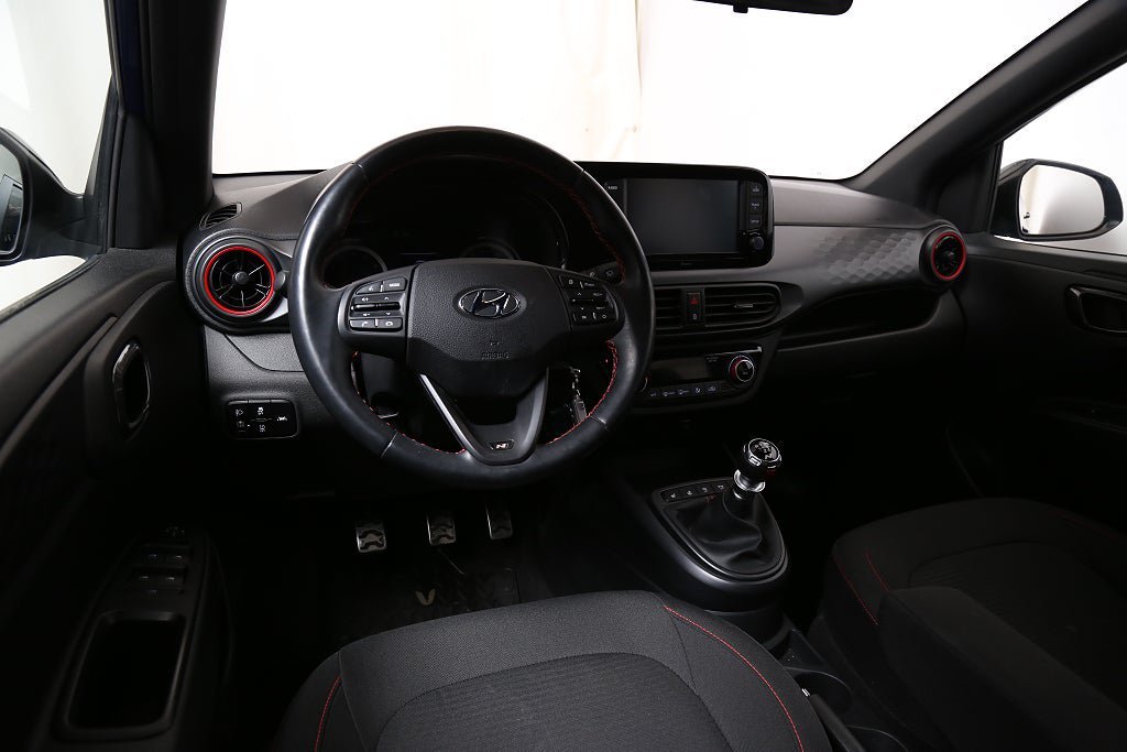 Vehicle Image 13