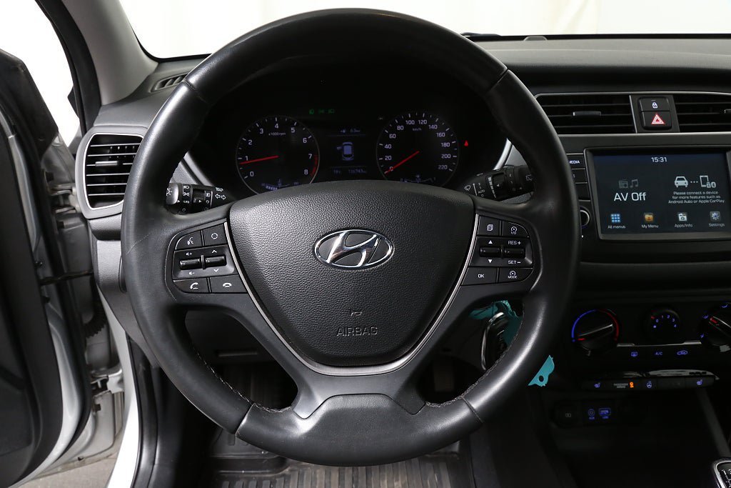 Vehicle Image 15