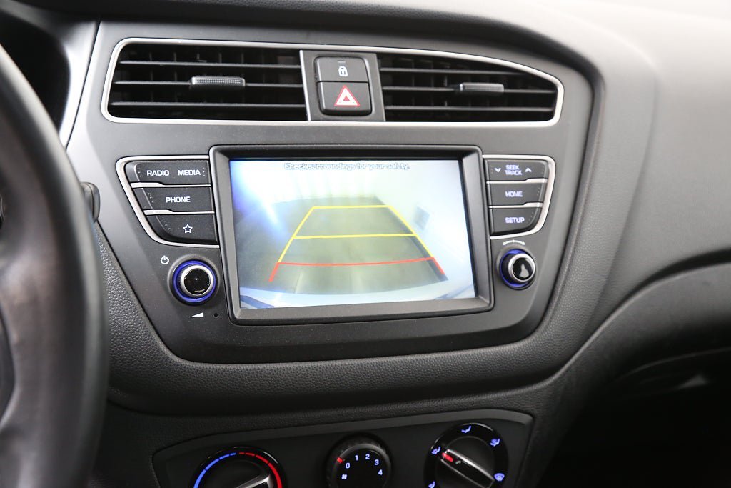 Vehicle Image 19