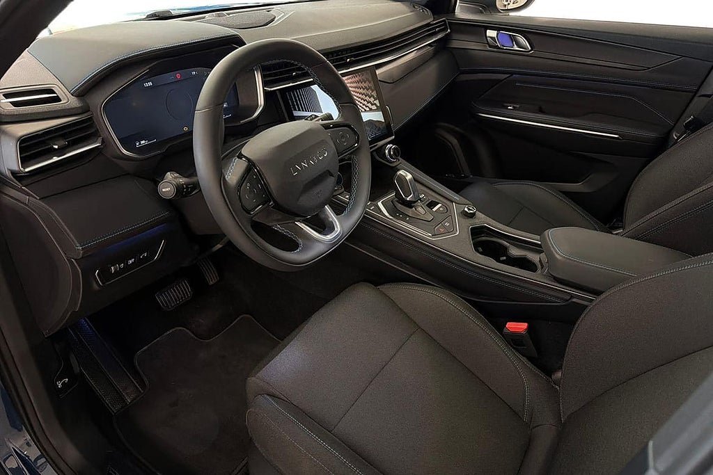 Vehicle Image 14