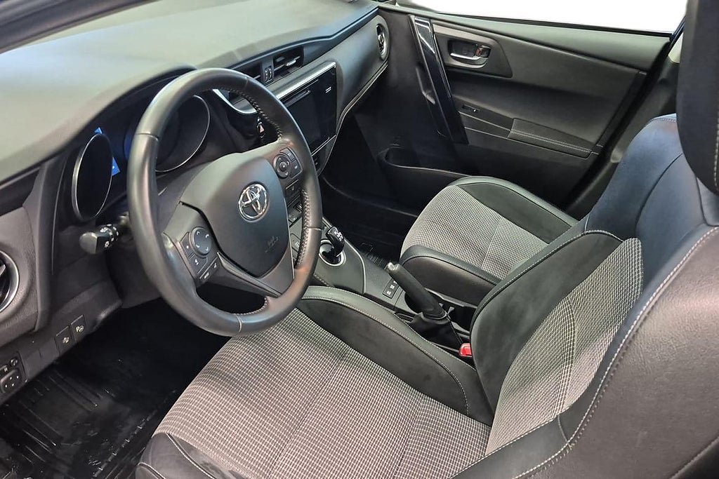 Vehicle Image 14