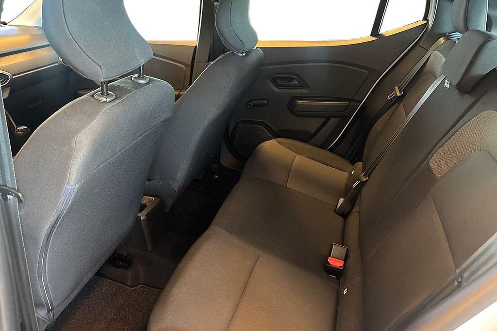 Vehicle Image 13