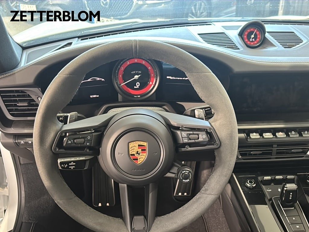 Vehicle Image 12