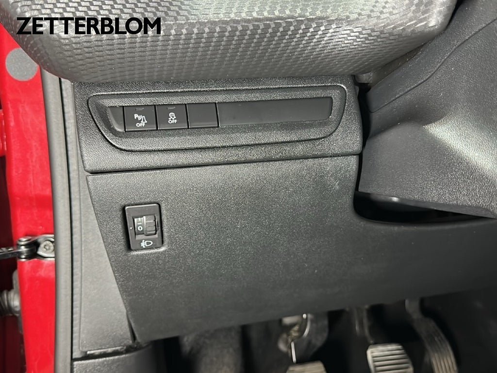 Vehicle Image 15