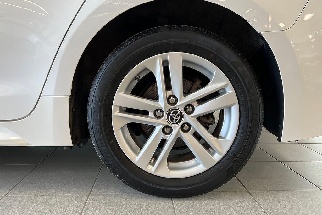 Vehicle Image 17