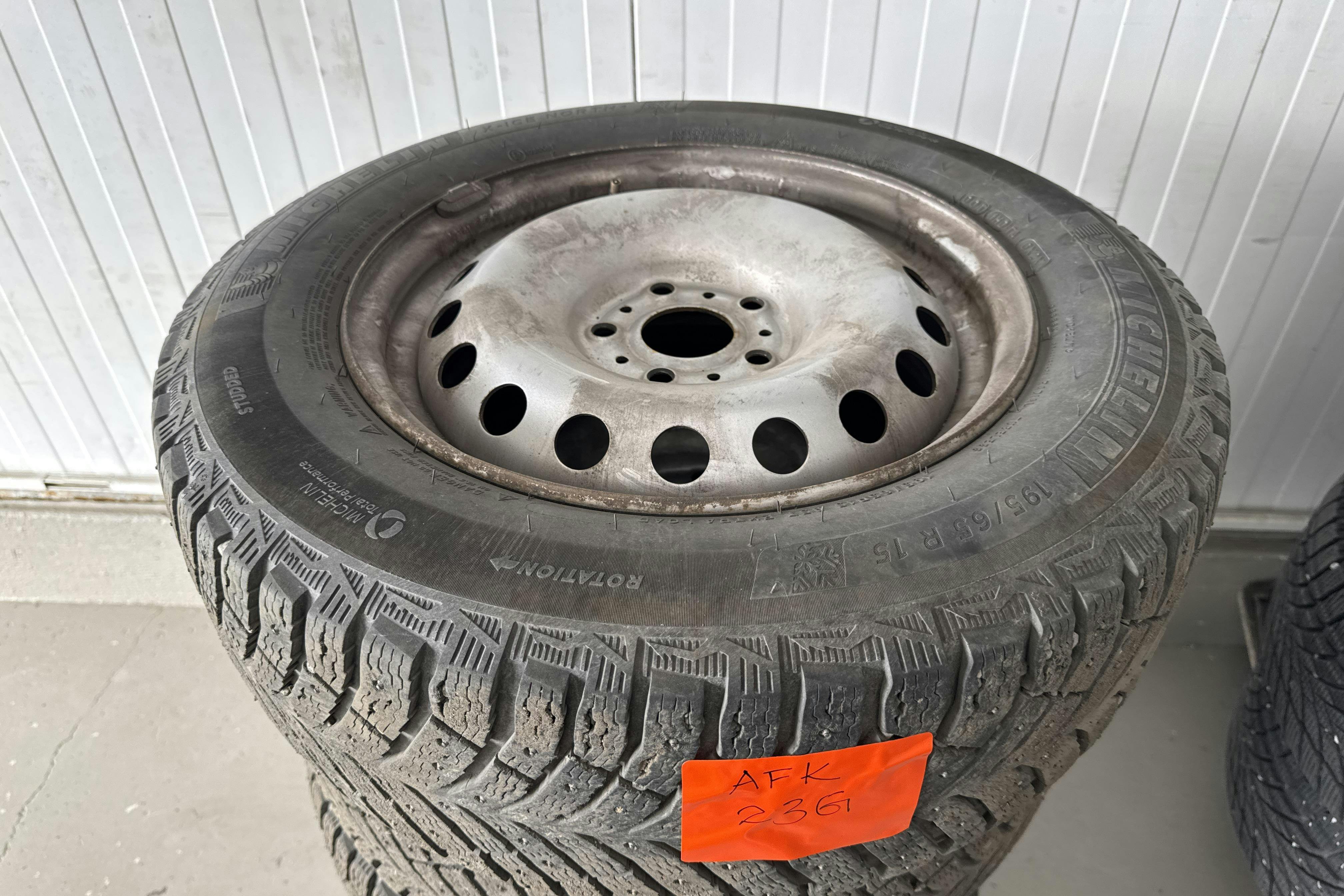 Vehicle Image 11