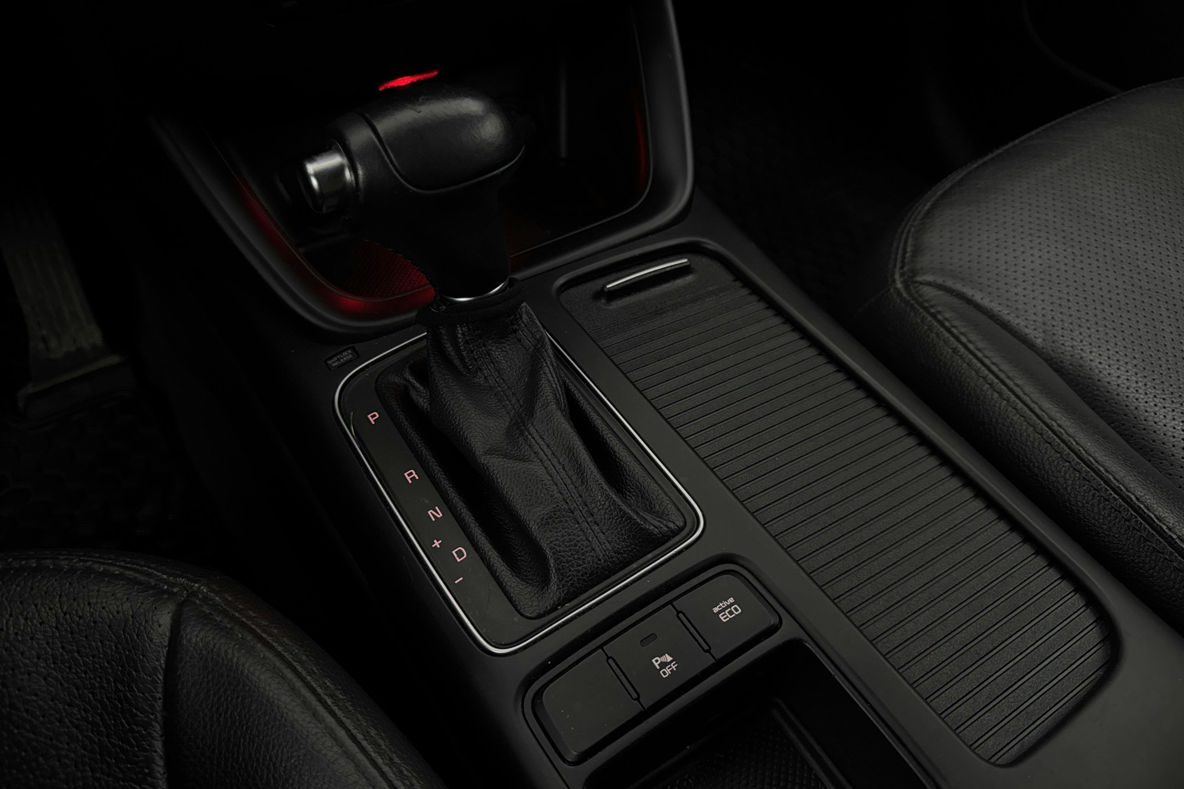 Vehicle Image 14