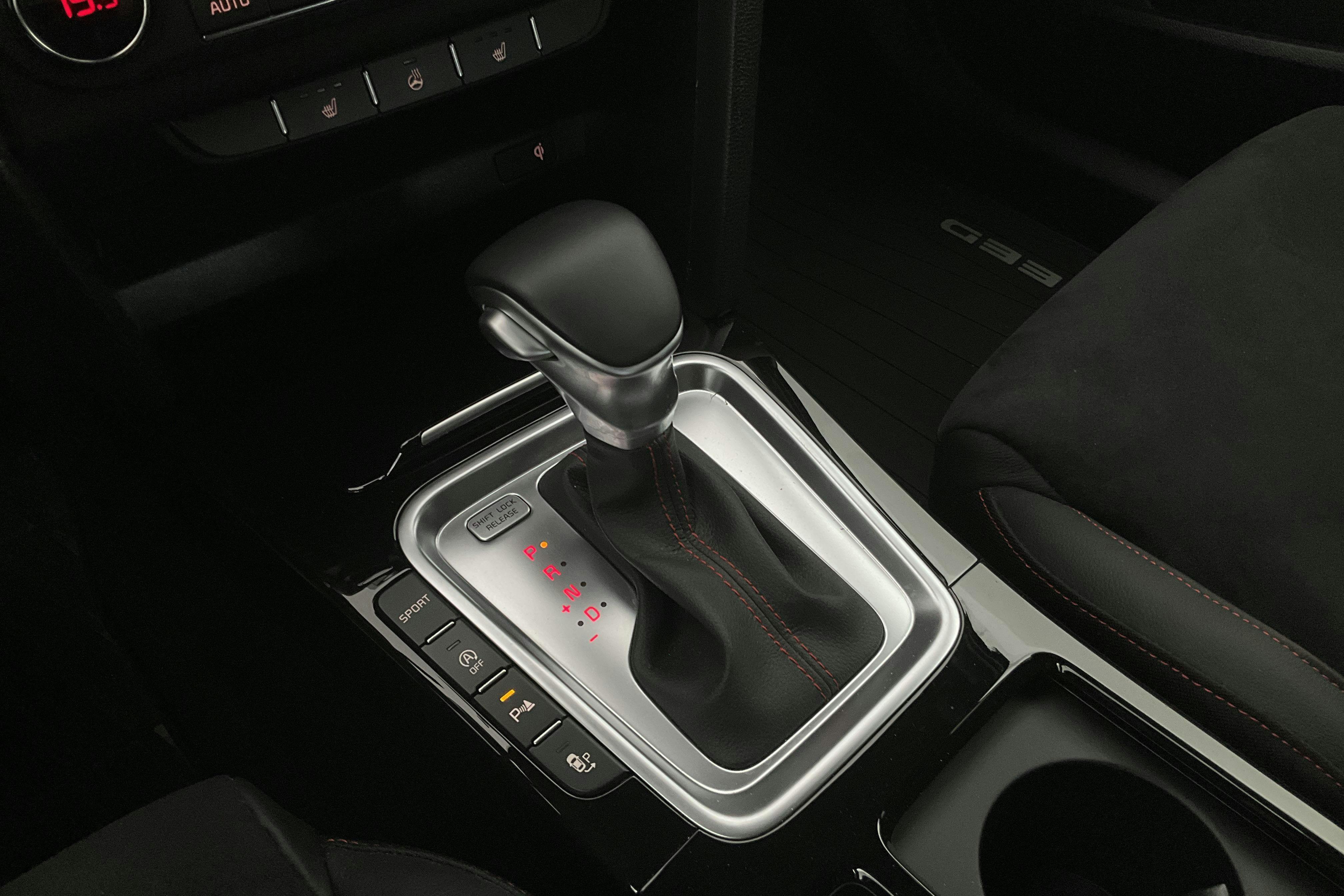 Vehicle Image 16